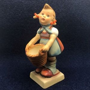 Goebel Hummel "Little Helper"